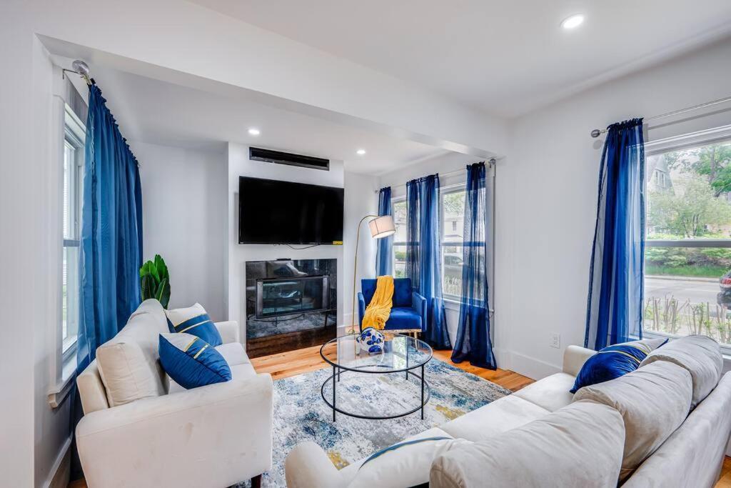 Modern Red Door Haven +5Mins To Boston Διαμέρισμα Milton Εξωτερικό φωτογραφία