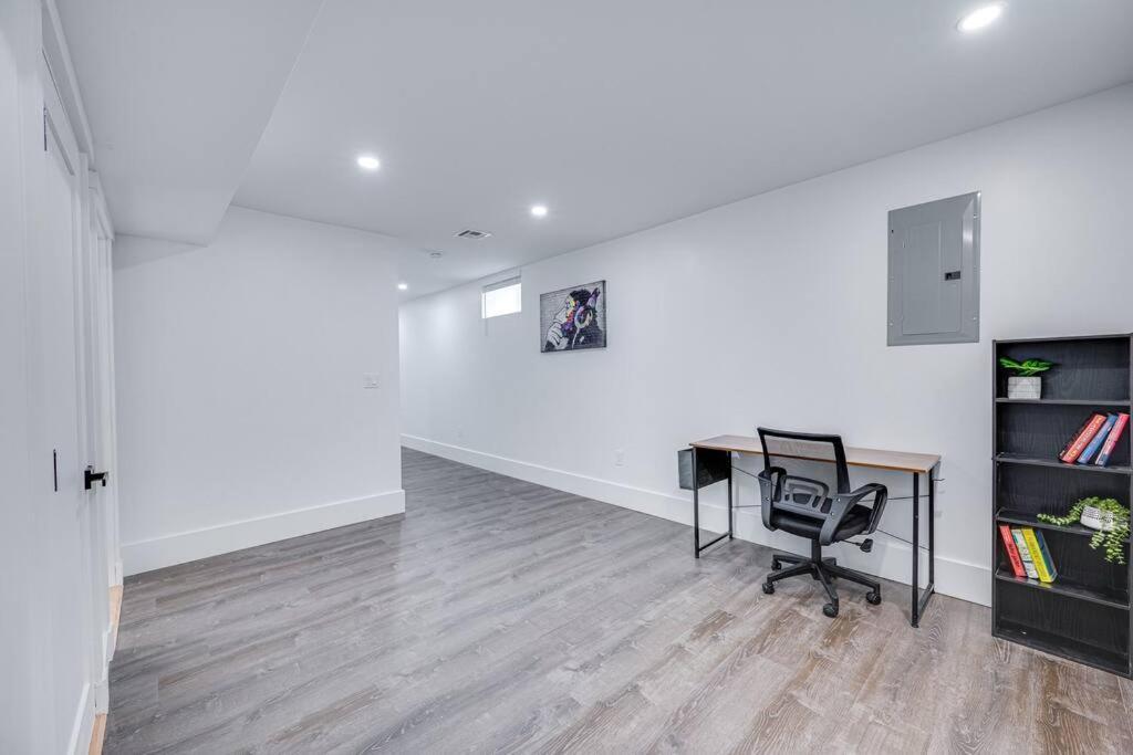 Modern Red Door Haven +5Mins To Boston Διαμέρισμα Milton Εξωτερικό φωτογραφία